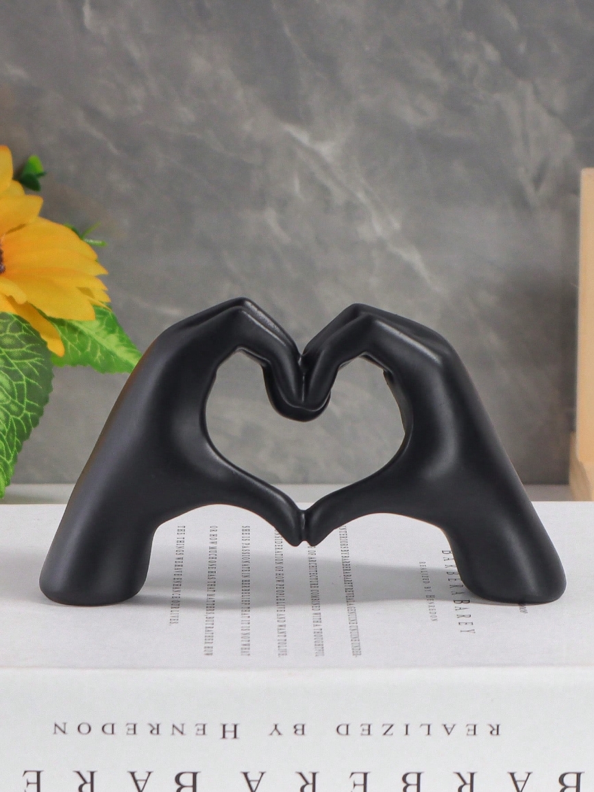 1pc Hand Heart-Shaped Resin Decor Ornament