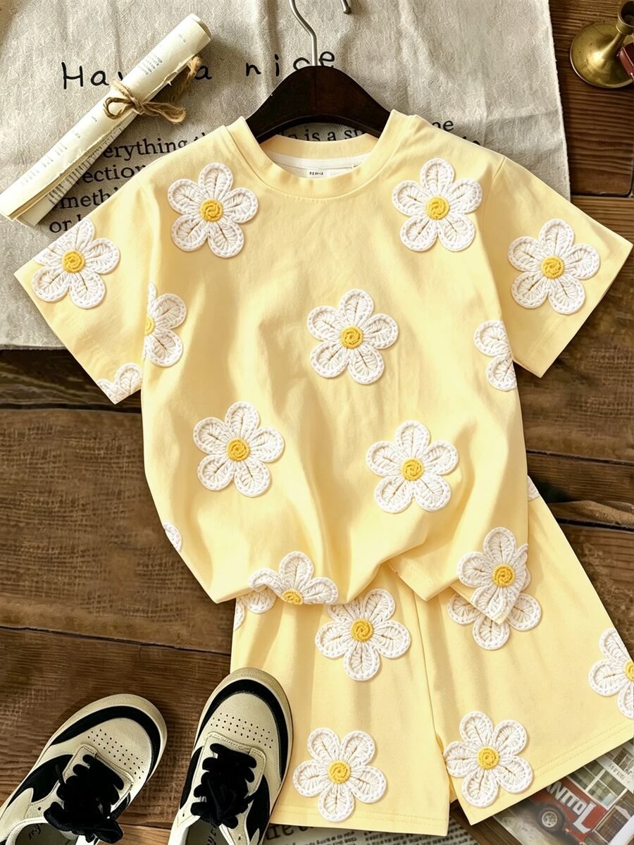Floral Countryside Round Neck Short Sleeve T-Shirt Loose Shorts 2-Piece Set