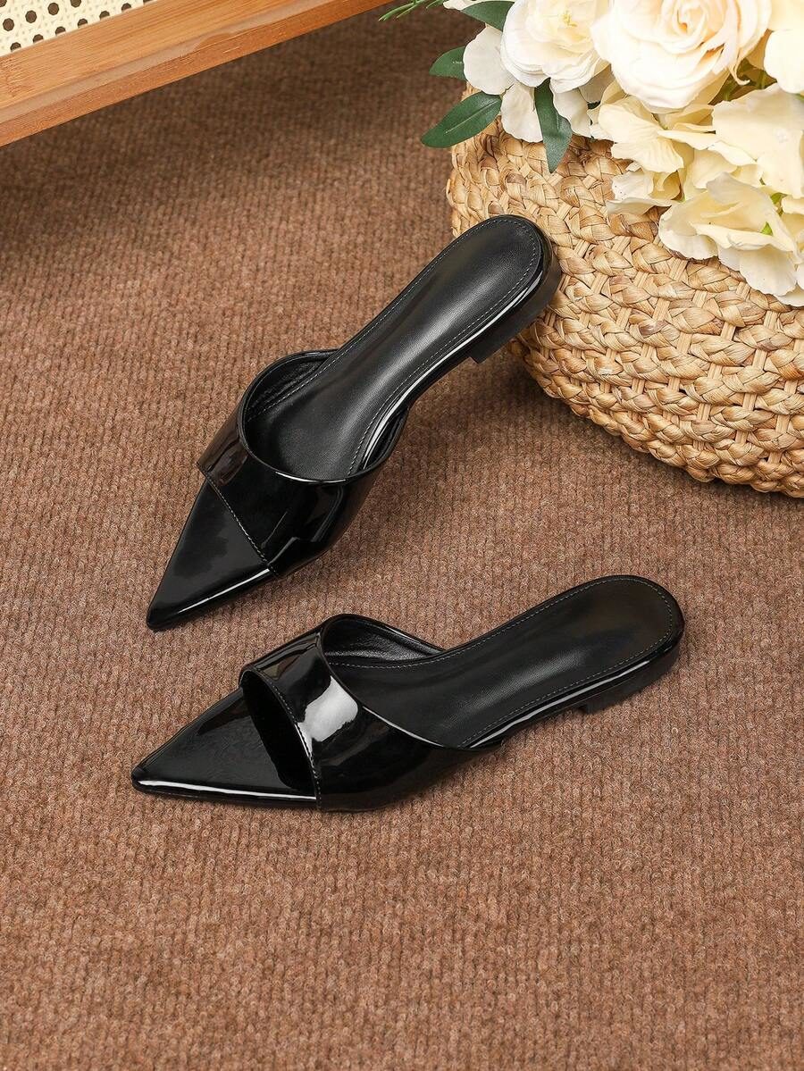 Women's Flat Sandals 2026 Spring/Summer New Versatile Soft Bottom Beach Sandals