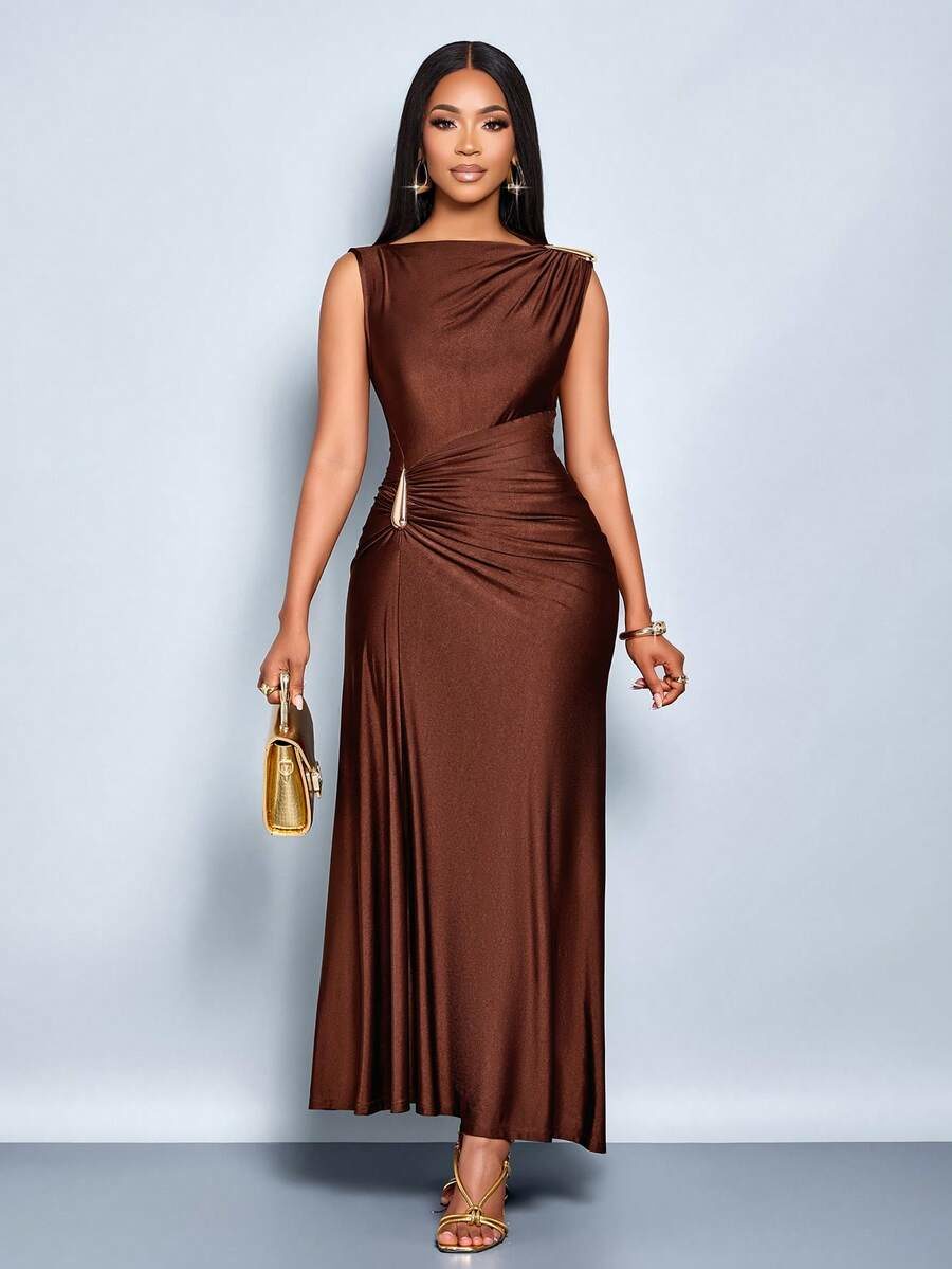 Fitted Dress Adorned With Metallic Embellishments, Perfect For Both Work And Parties